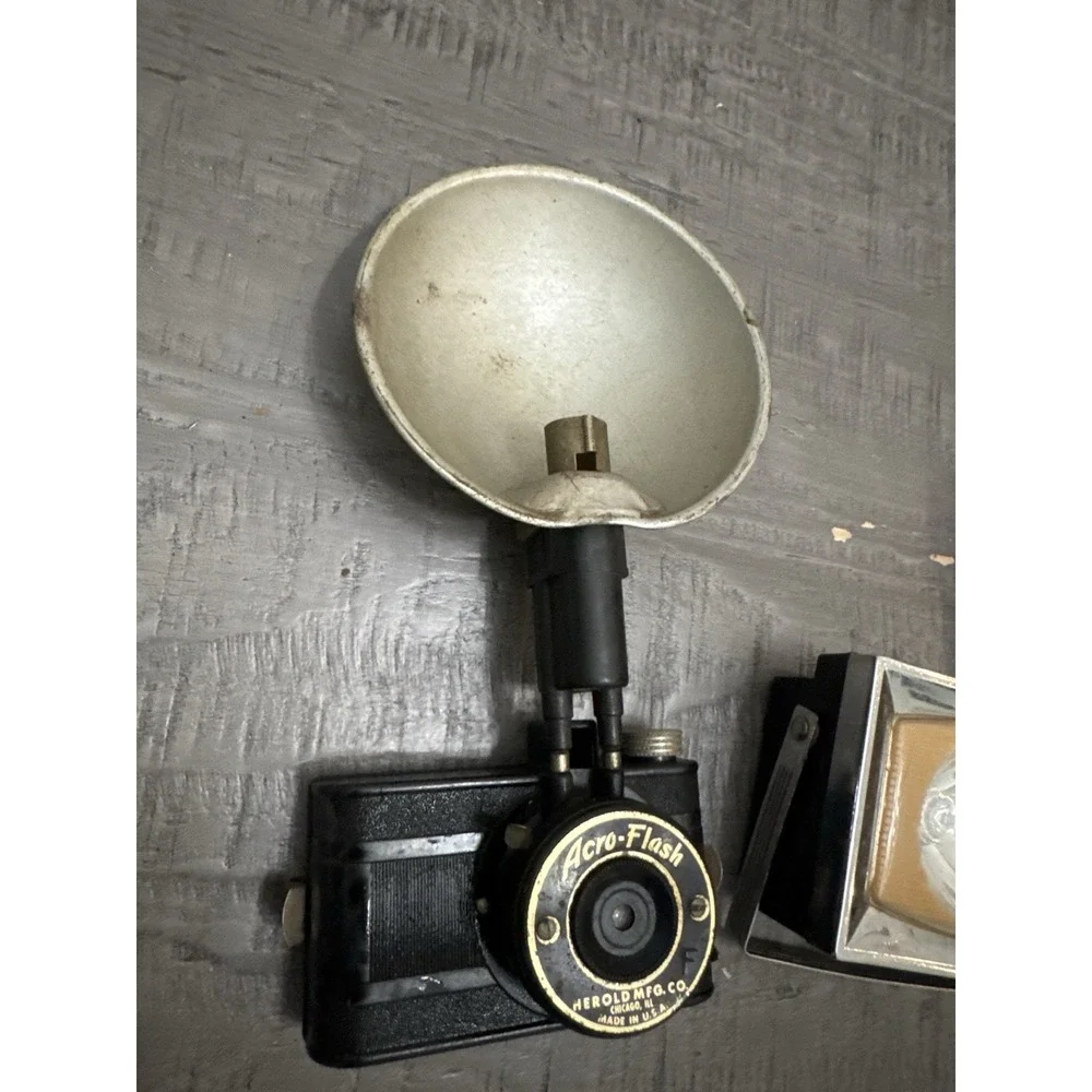 VTG Acro-Flash Box Camera w/ Reflector + Ash Flash Unit Lot Mid-Century‎ READ
